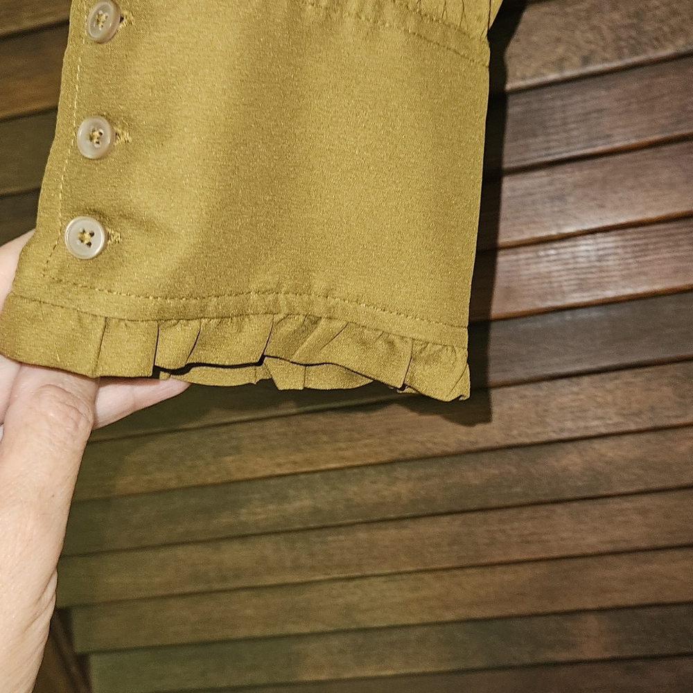Ann Taylor Stylish Gold Button-Up Blouse With Stylist Wrist Detail - Picture 2 of 5
